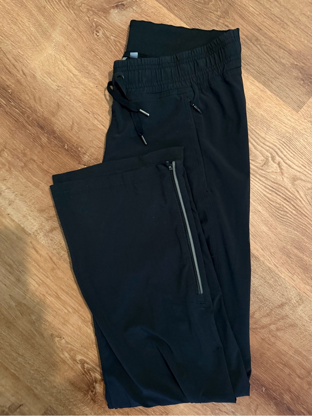 NWOT Athleta Black Women's Zip-Pocket Jogger Pants